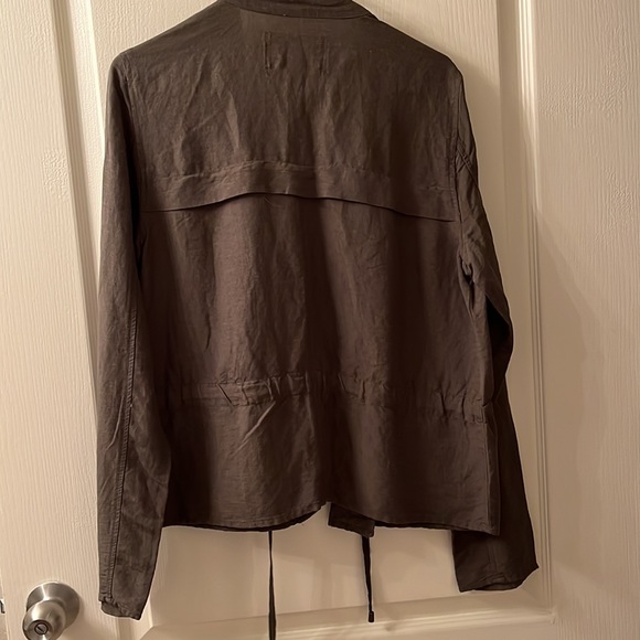 Lightweight jacket - Picture 2 of 3